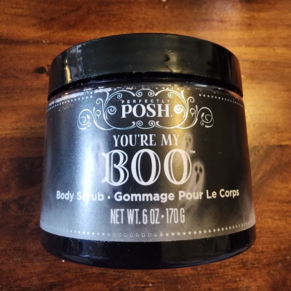 🍑NEW Perfectly Posh Spooky Bath Set - Picture 2 of 5